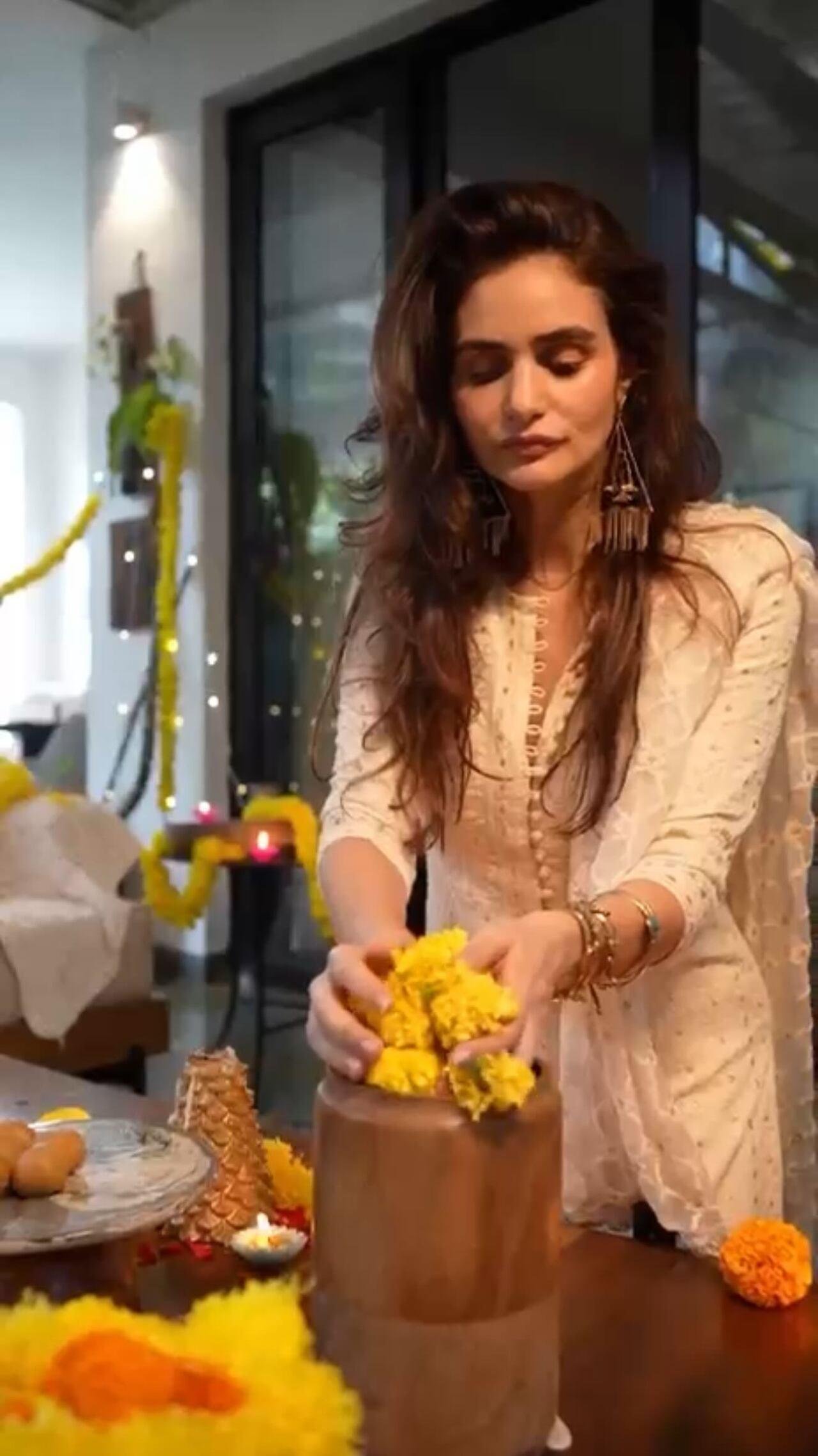 In a 2024 conversation with Ranveer Allahbadia on his podcast, Arjun Rampal revealed why he didn&rsquo;t get married to his longtime girlfriend. The actor shared that for him, marriage is just a 'piece of paper'.&nbsp;